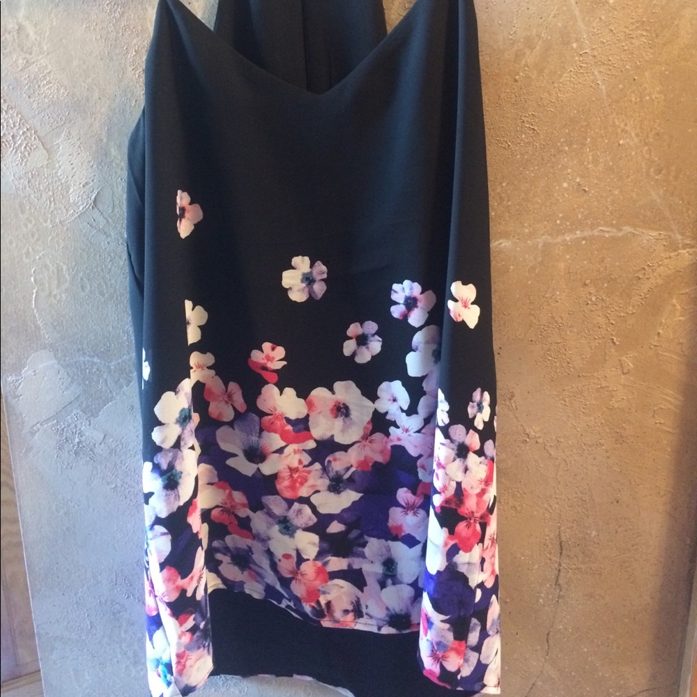 Black floral tank